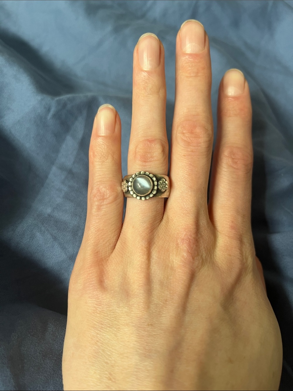 Sterling Silver (.925) Blue-Gray Moon Stone Ring with Flower Embellishments